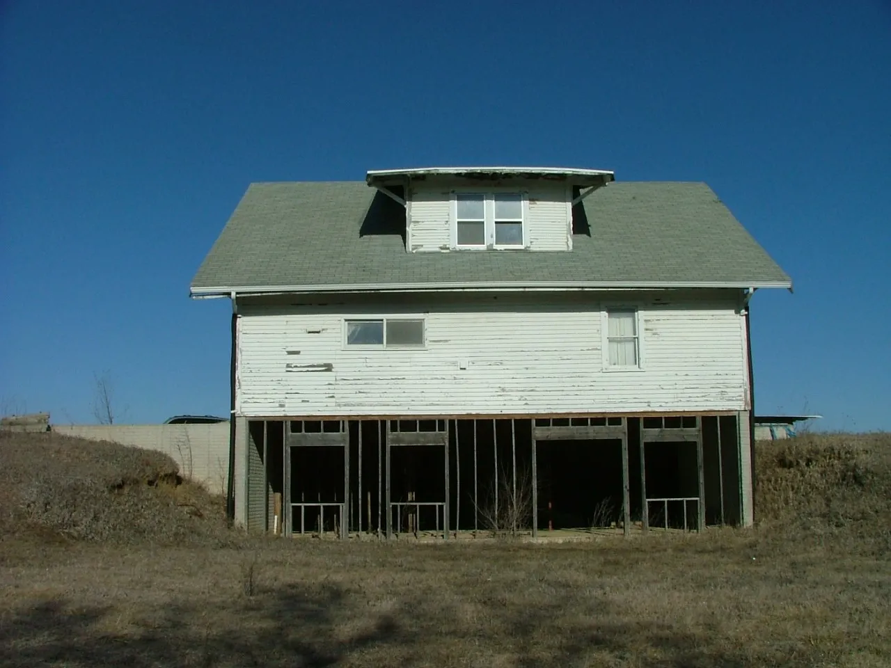 Home before remodel - detail view
